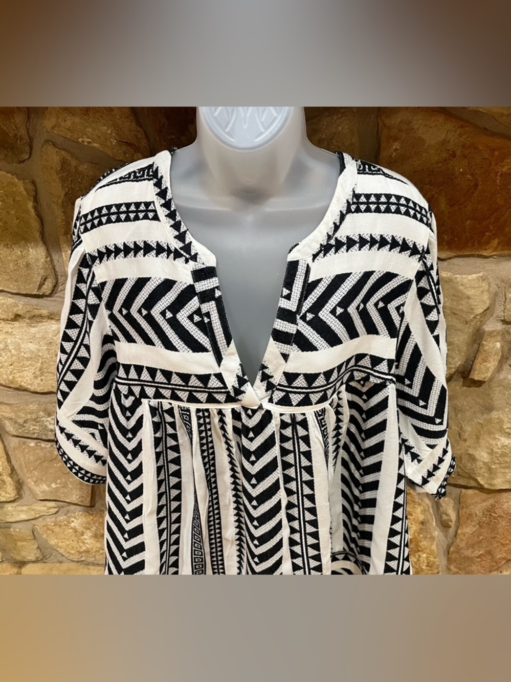 Old Navy Black & White Lined Tribal Print Blouse Women's Plus 3X Aztec Babydoll - Picture 5 of 14